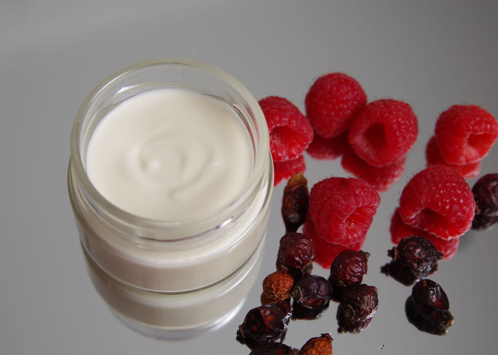 Amaretto Facial Cream with Rosehip Butter